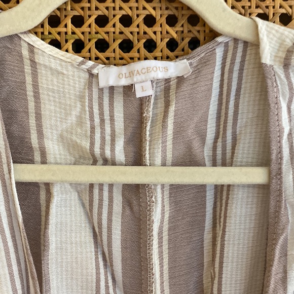 Oliveacous striped wrap top with the front, size L - Picture 2 of 4